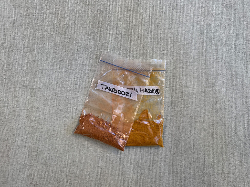 Kleine Ziplock-Tüten mit Gewürzen für Trekkingsnahrung